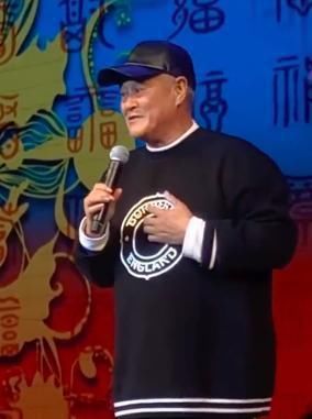 赵本山复出疑捞金，儿子自爆工资7500.女儿吐槽养不起飞机了