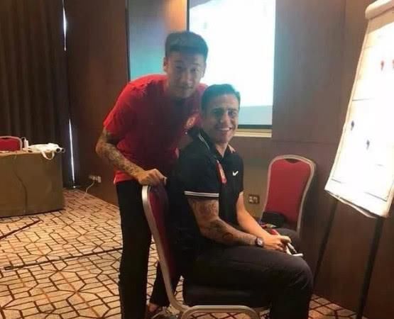 基本无缘武汉卓尔!荣昊发图,希望和卡纳瓦罗一