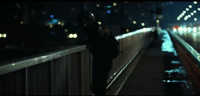 豆瓣高分电影《金氏漂流记》大叔流落荒岛用鸟