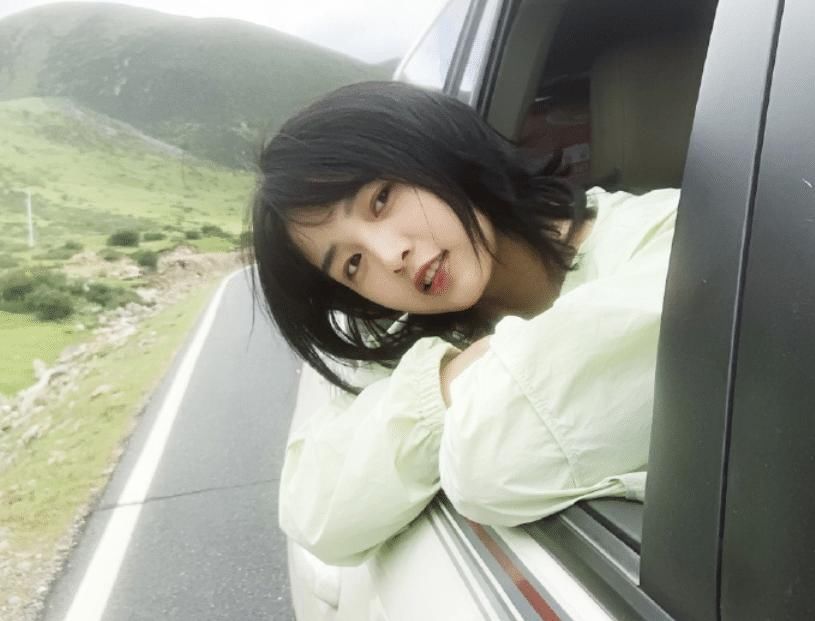 《你是我的荣耀》选角，杨洋热巴挑大梁，我却被女配长相迷住了