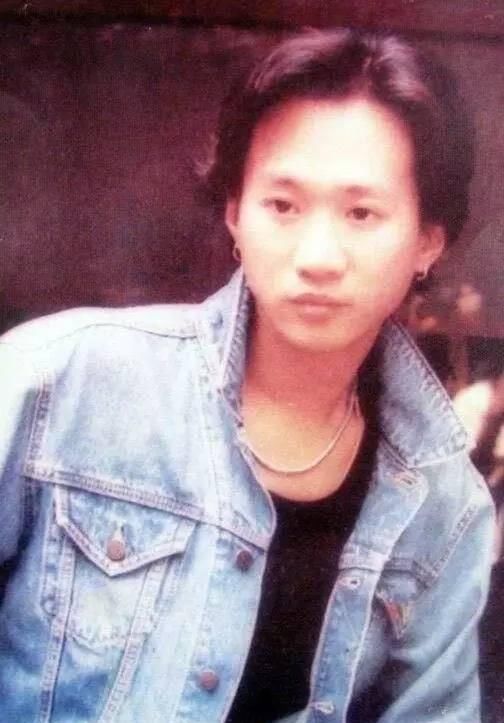 黄家驹的穿衣方式想尝试吗?