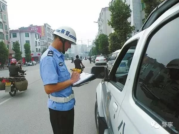 美高梅官网:公安民警执法是否必须亮证 美高梅官网:公安民警执法是否必须亮证