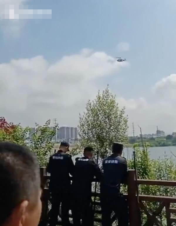 深圳凤凰嫌疑犯骑小鸣单车,怒甩数千名警察和直升飞机于百米外!