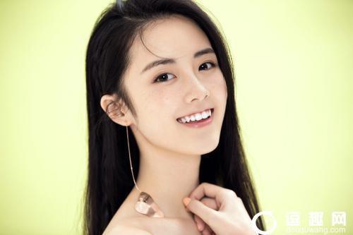 胡歌与唐人95年新小花章乐韵被爆领证结婚,网