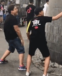 人帽子看图猜成语_看图猜成语(2)