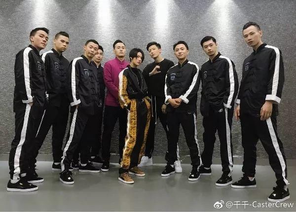 总决赛《热血》来袭,谁是冠军舞团,你猜对了