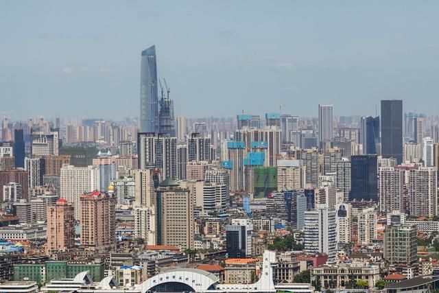 楼市调控不断，但丝毫没有影响到房价上涨，网友：只能抓紧时间买