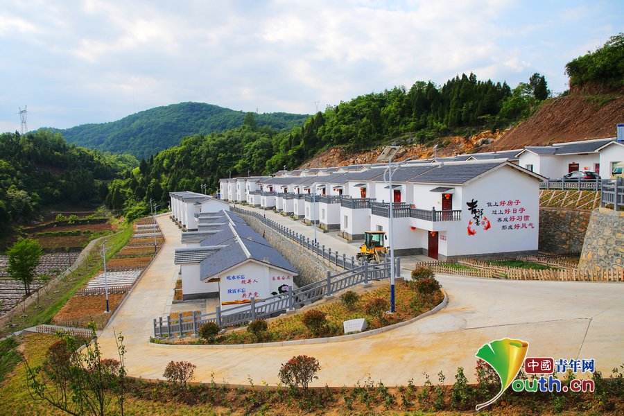 【十年】探访四川朝天村民住的高山别墅 感受
