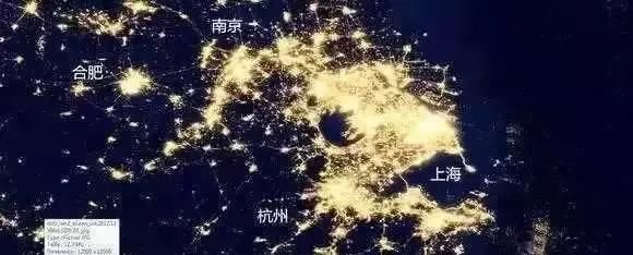 从卫星上看地球夜景,就知道中国越来越亮,朝鲜