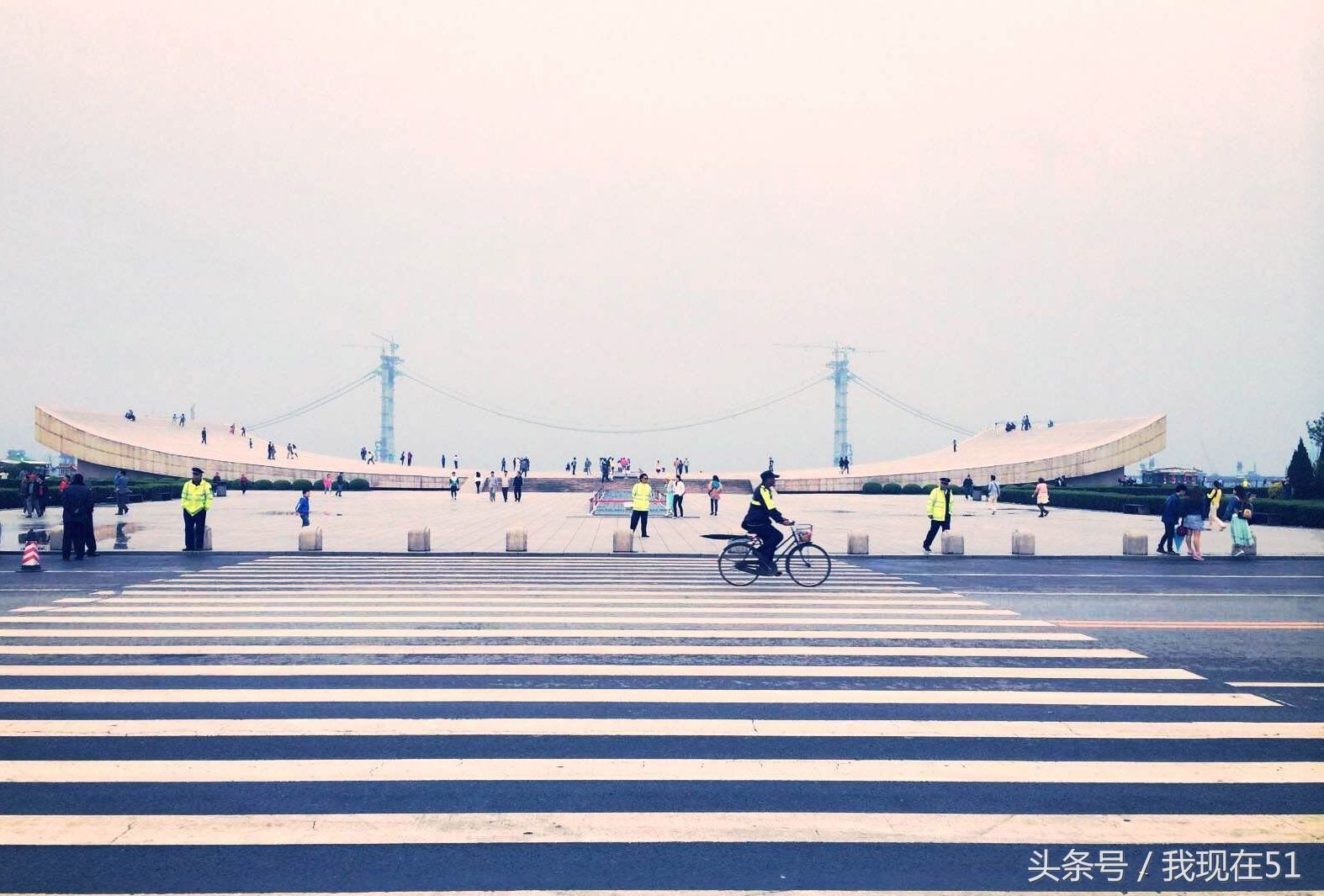 大连的海星广场--大连市的地标