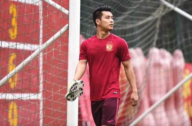 恒大旧将杨超声鞠枫加盟亚泰在即 将随队赴泰