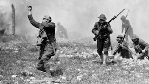 万纳粹战犯一夜之间逃亡一国,此国靠卖护照发