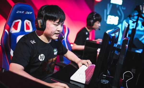 原来Uzi用它拿到世界冠军 LOL选手挚爱外设精