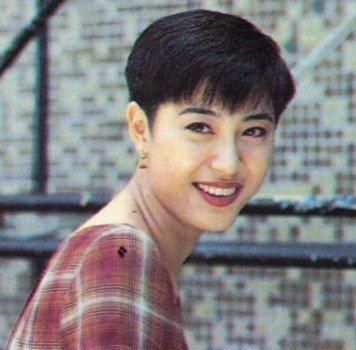她比朱茵还漂亮,曾经"儿子"年龄比她都大,50岁孤身一人!