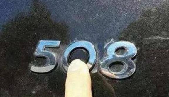 汽车上最“尿性”的反人类设计:图1图2我都忍了，图6让我怎么忍