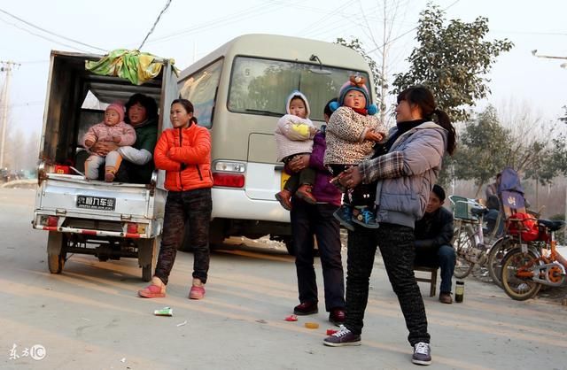 明年起，农民有“四大难题”，超过8成年轻人都要面对