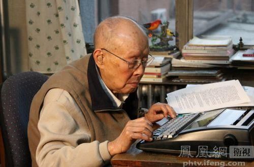 中国最牛文化老人：与爱因斯坦聊过天，发明汉语拼音，活到112岁