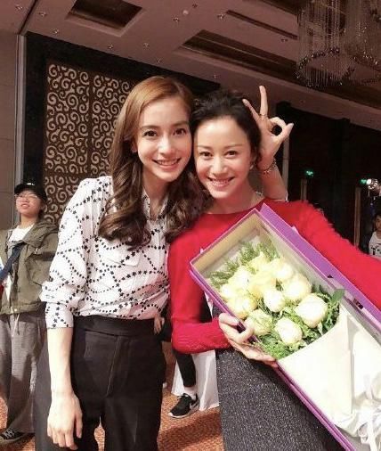 倪虹洁《演员请就位》演技炸裂，获杨颖发文力挺，吊带裙性感成熟