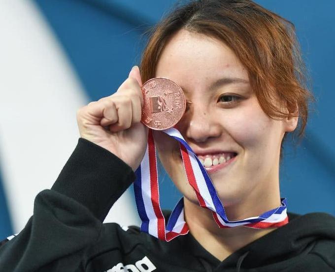 傅园慧以四枚金牌、创女子50米今年最好成绩