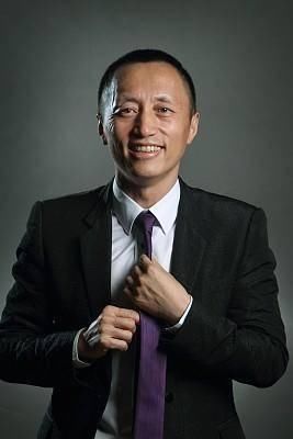 房地产高管薪酬曝光，恒大总裁年薪2.9亿居首，一小时挣3万