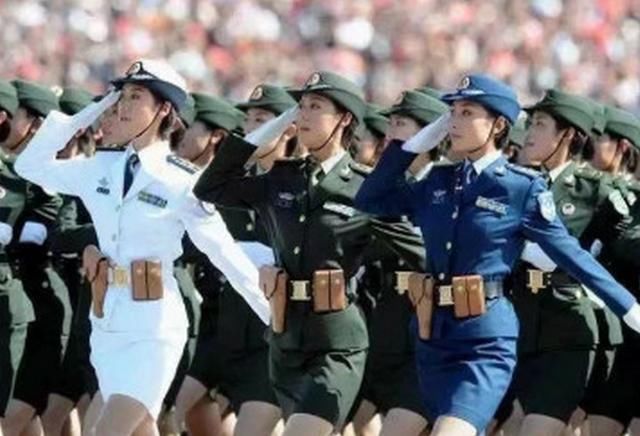 世界上各国女兵风貌：中国女兵飒爽，英国性感，印度亮了！