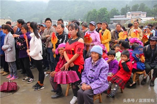 富源:老厂镇举行思源佳园易地扶贫搬迁安置户