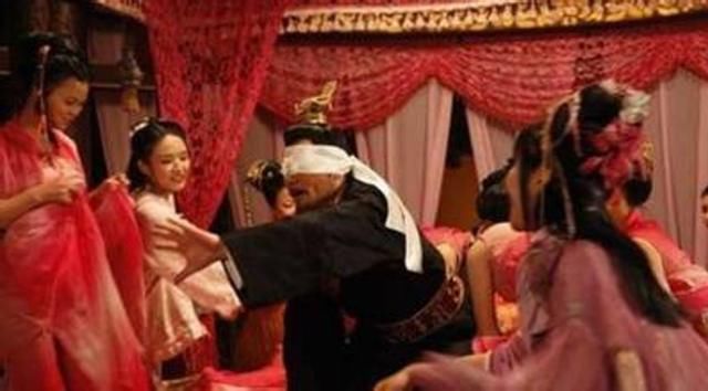 宋朝一痴呆，运气爆棚竟当上皇帝，颁布圣旨：朕要娶60个妃子
