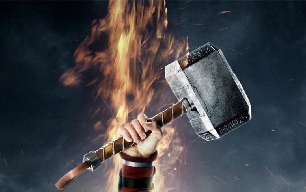 复联4,美队为何能举起雷神之锤,5年前早有暗示