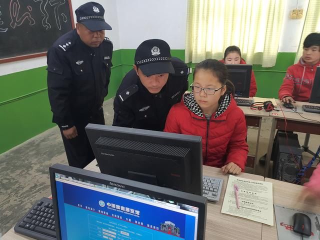 合阳县公安局金峪派出所开展禁毒知识进校园宣