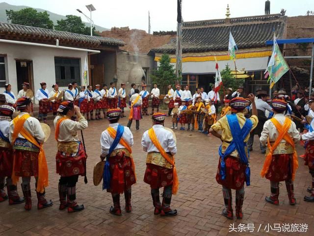 不去塔尔寺人挤人,西宁2h直达的这座小城，赏不为人知的美景