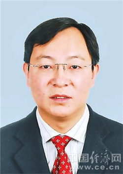 云南省工信厅厅长李石松调任曲靖市委副书记、