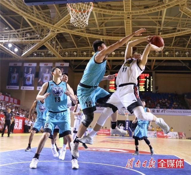 陕西信达主场四连战大获全胜 暂列积分榜第一