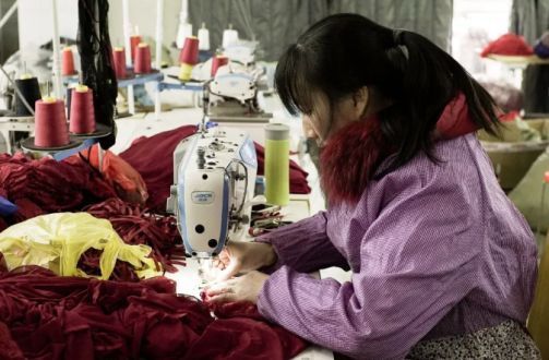 靠情趣农村一年赚10亿!中国情趣内衣电棒,承包吗好用大妈自动小镇图片
