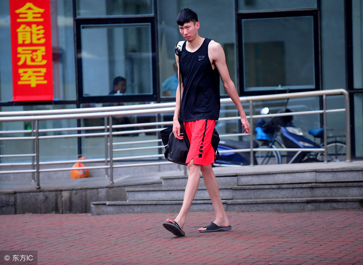 周琦回国,哪个队是理想下家?