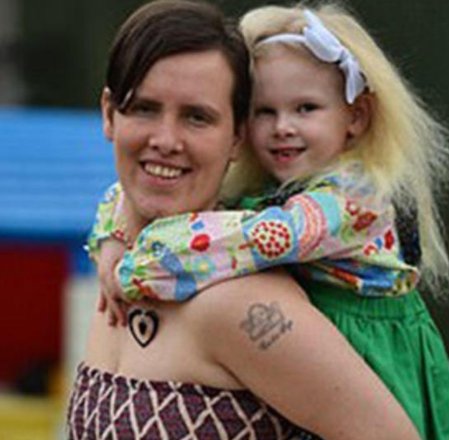 英国5岁女孩,有着与一般人不一样的发质,毛囊