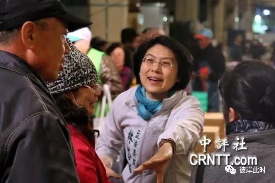 市长任职最后一年巡视鱼市 陈菊人气依旧高