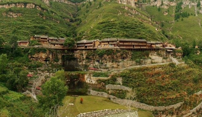 直击封印在深山里的悬浮村，居民手握长寿秘诀世代死守