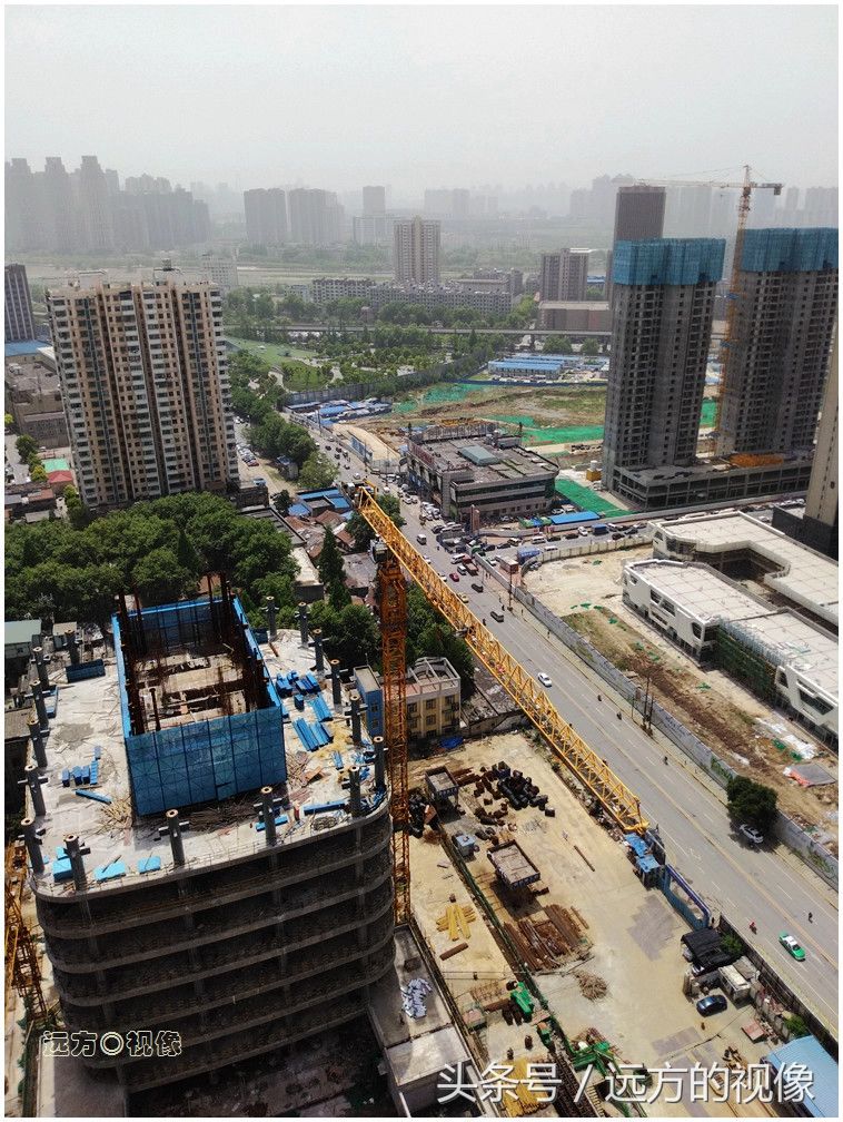 武汉硚口汉西路，地产大佬竞云集，百米住宅拔地起