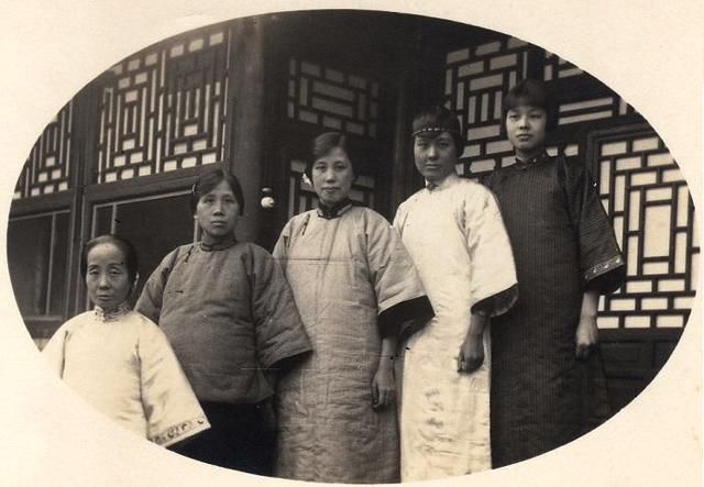 第一个从海外归来的国民党嫡系将领 毛主席设宴款待