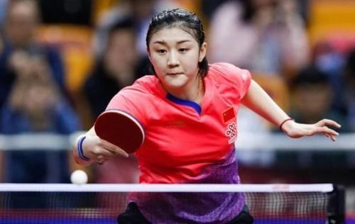 国乒新魔王巅峰对决,陈梦暴扣击碎乒乓球,王曼