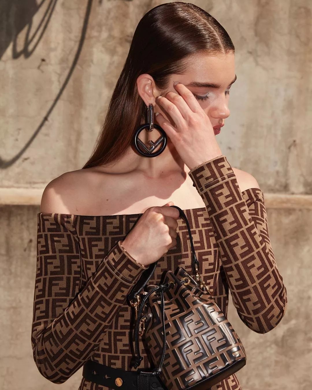 你只记得老佛爷和Chanel的36年,却忘了50年里