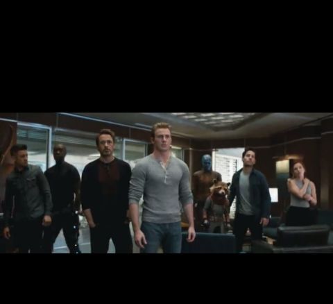 《复仇者联盟四》破零点票房记录,一张票300块