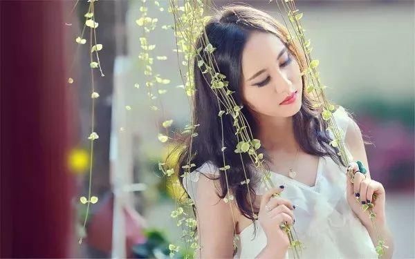 吸金力强,能麻雀变凤凰的四大星座女!