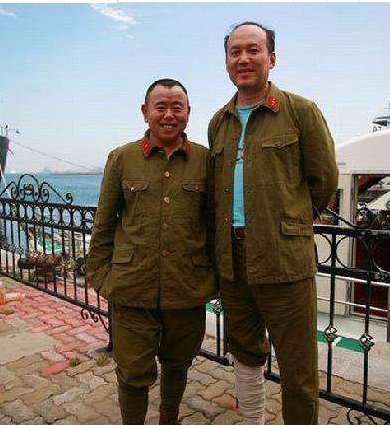 记得《举起手来》双胞胎吗?打破童星长残魔咒