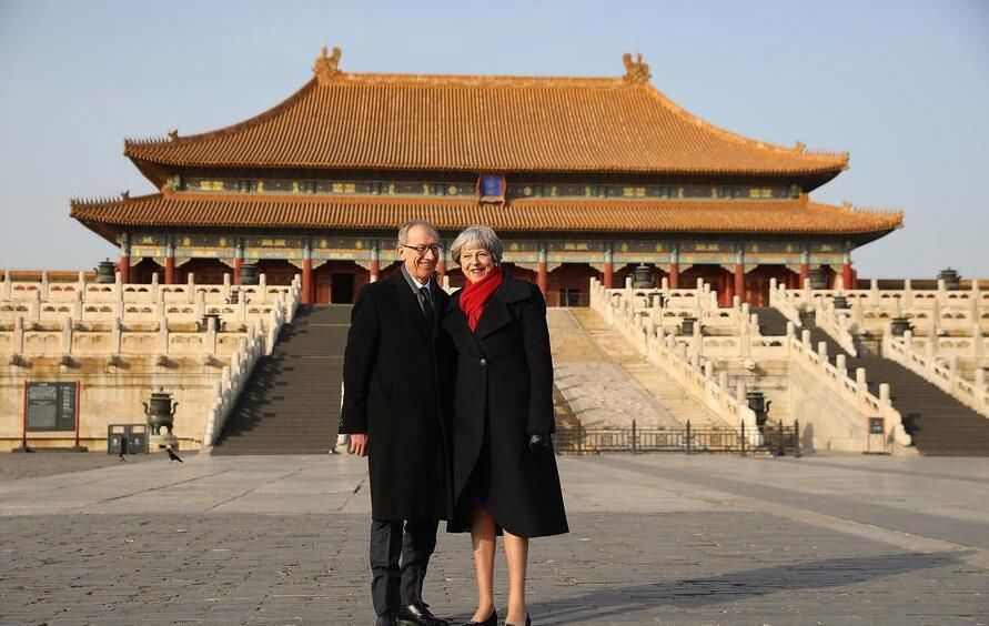 英国首相特蕾莎梅访华第二天 偕丈夫参观故宫