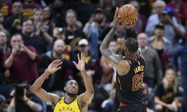 利拉德季后赛2次压哨绝杀超科比,下一个目标是