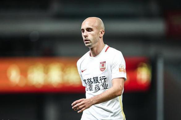 斯威官宣前亚泰外援阿德里安加盟 18赛季斩获