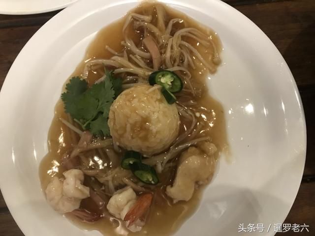 从没见过如此“抠门”的盖饭!饭量仅比拇指大,至少五份才能饱!