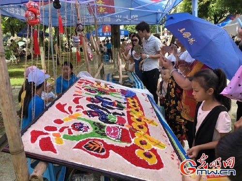 百色田东:芒果飘香甜了老乡