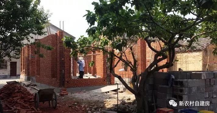 农村有钱人这么建房子!3款豪华别墅实景比拼,